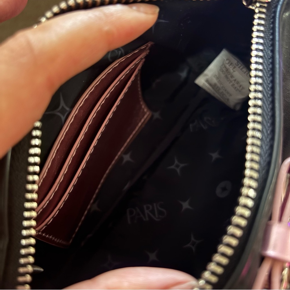 Paris Hilton barrel bag - Picture 9 of 9